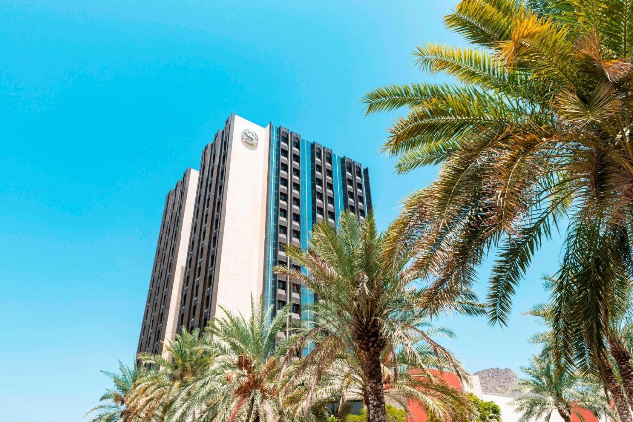 Sheraton Oman Hotel Muscat Exterior foto The hotel in 2016