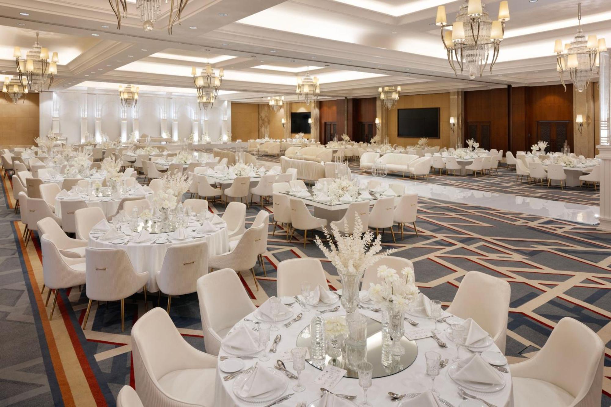 Sheraton Oman Hotel Muscat Exterior foto The ballroom