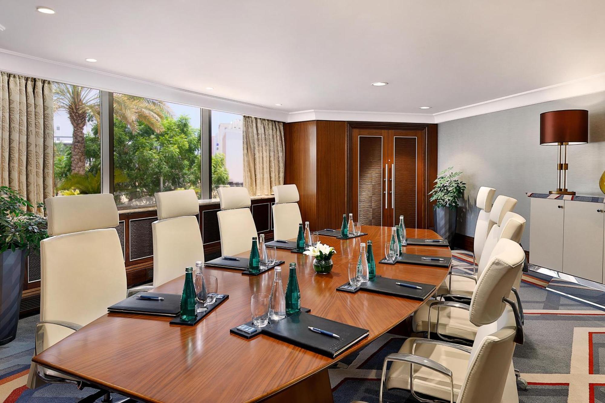 Sheraton Oman Hotel Muscat Exterior foto Meeting room