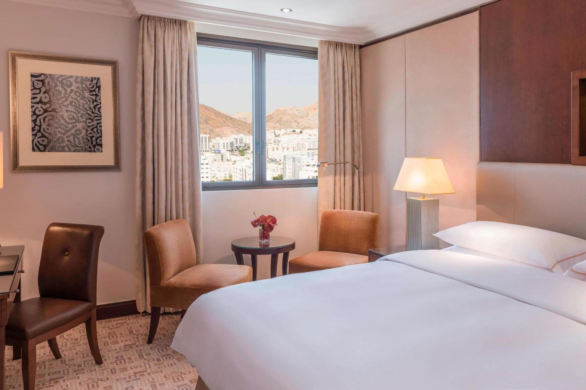 Sheraton Oman Hotel Muscat Exterior foto Deluxe room